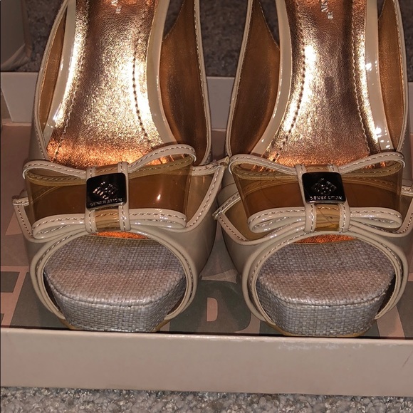 BRAND NEW! BCBGeneration heels - Picture 3 of 3